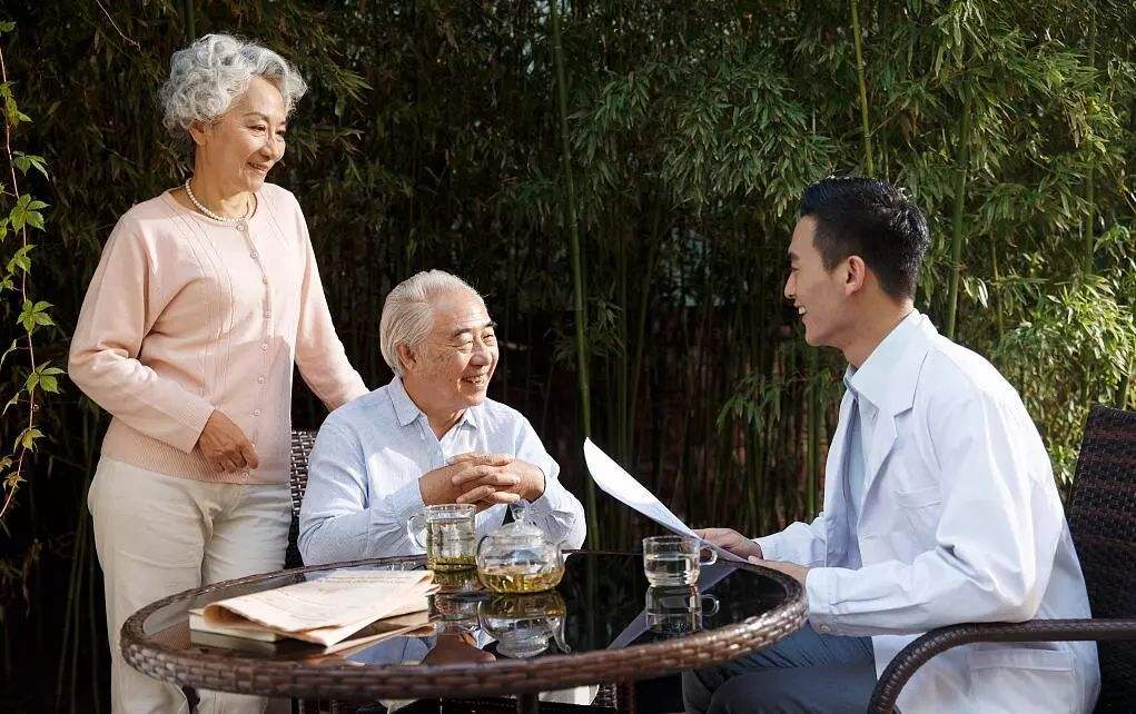 心怕累、肝怕硬、胃怕凉、肺怕烟、肾怕咸！想健康，谨记三戒四勤