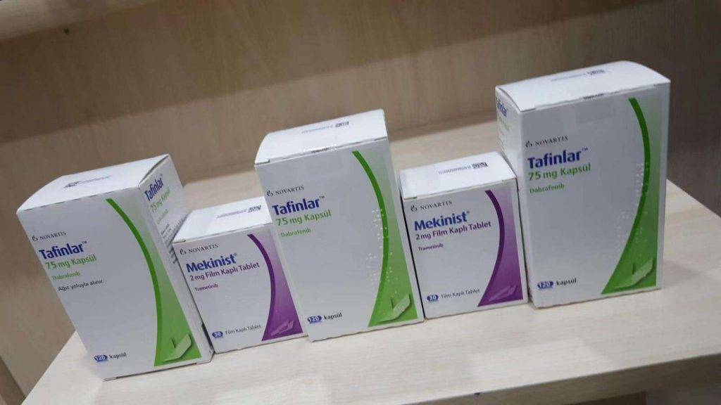 达拉非尼 曲美替尼,30%患者实现长期生存 曲美替尼联合达拉非尼治疗晚期黑色素瘤生存期延长5年